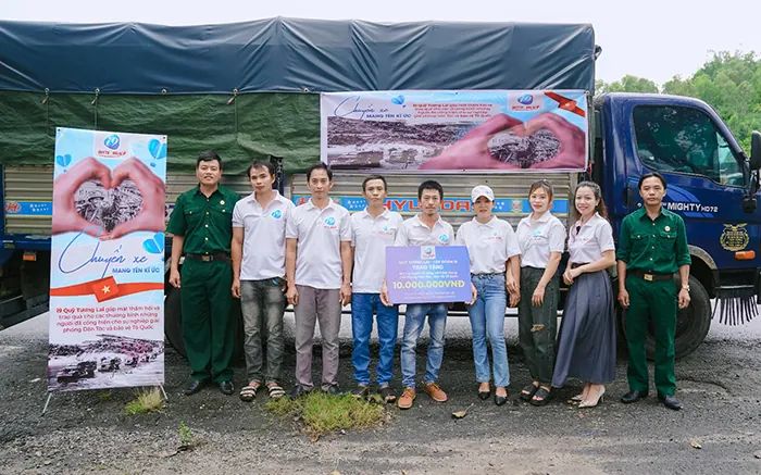 Gọi điện đến tổng đài hỗ trợ f168