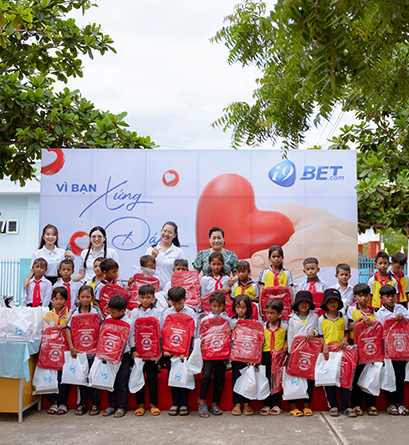 Đá gà trực tuyến kịch tính từ các trường gà lớn tại F168